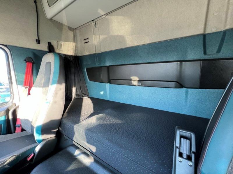 Volvo FM 450 - Photo 9
