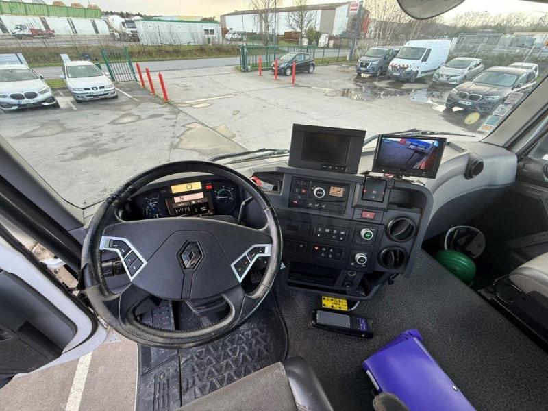 Renault C-Series 380 - Photo 12