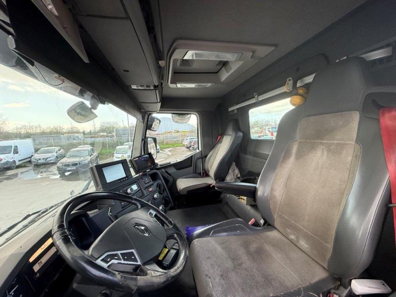 Renault C-Series 380 - Photo 14