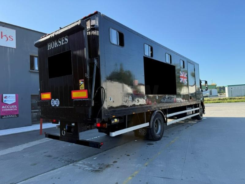 Mercedes Axor 1829 - Photo 3