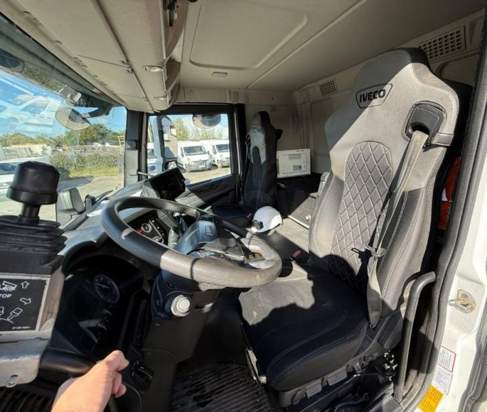 Iveco S-WAY 400 - Photo 12