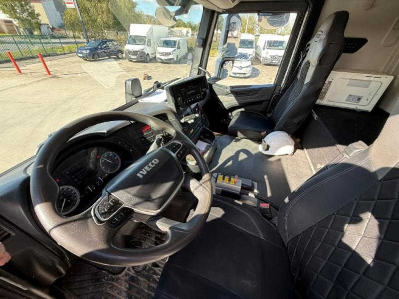 Iveco S-WAY 400 - Photo 13