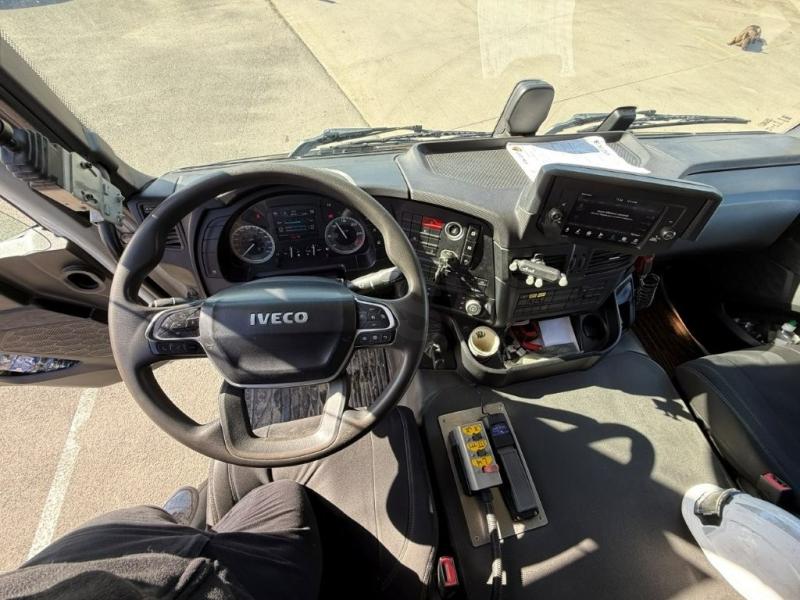 Iveco S-WAY 400 - Photo 14