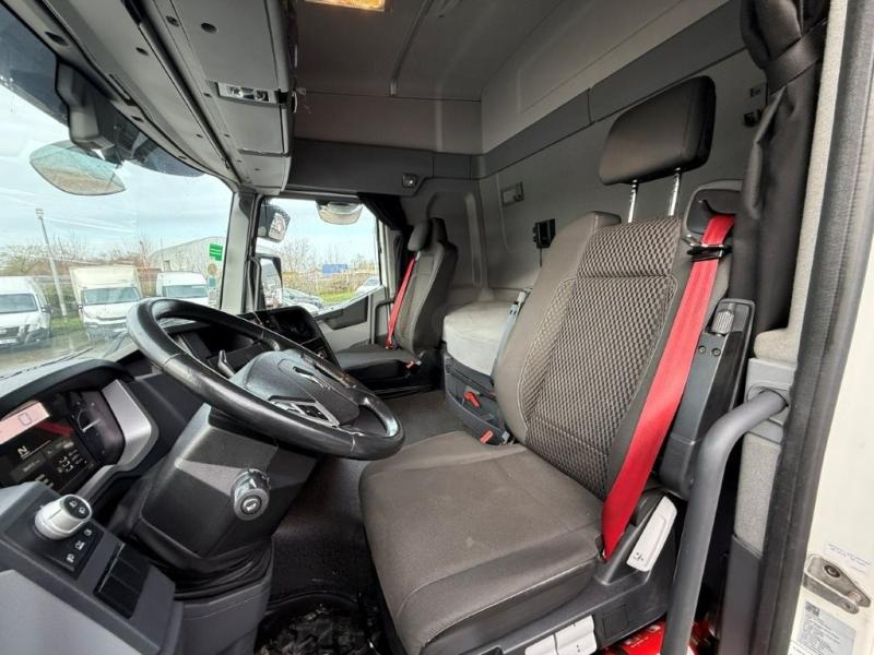 Renault T-Series 430.19 DTI 11 - Photo 11