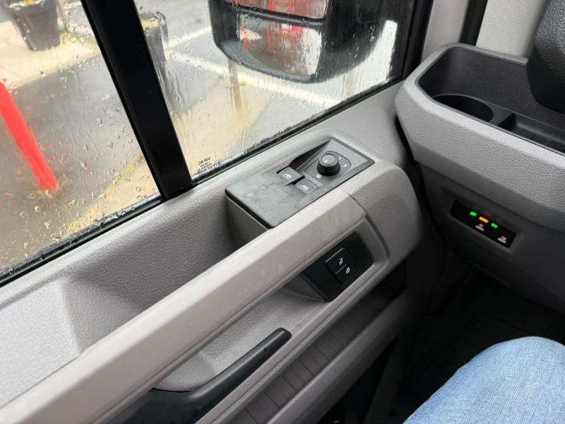 Volkswagen Crafter 2.0L TDI 140 L3H3 - Photo 15