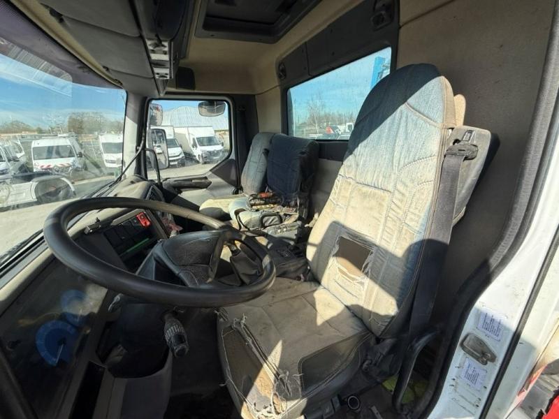 Renault Kerax 320 DCI - Photo 9