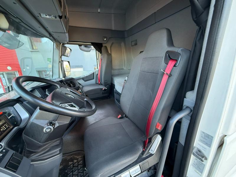 Renault T-Series 430.19 DTI 11 - Photo 6
