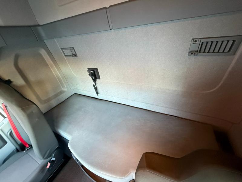 Renault T-Series 430.19 DTI 11 - Photo 10