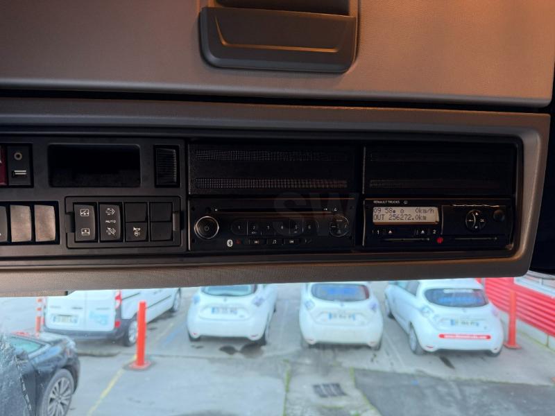 Renault T-Series 430.19 DTI 11 - Photo 11