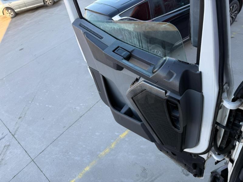 Renault T-Series 430.19 DTI 11 - Photo 12