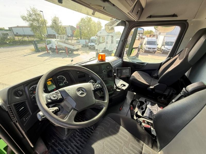 Mercedes Arocs 3240 - Photo 12