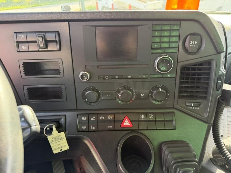Mercedes Arocs 3240 - Photo 15