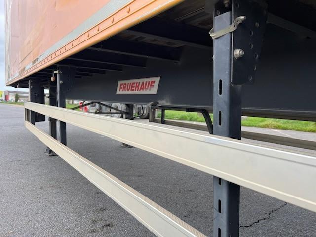 Fruehauf Fourgon 2 essieux  - Photo 6