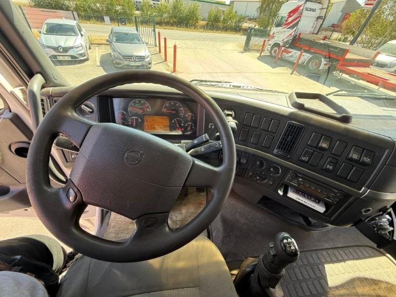 Volvo FH12 460 - Photo 12