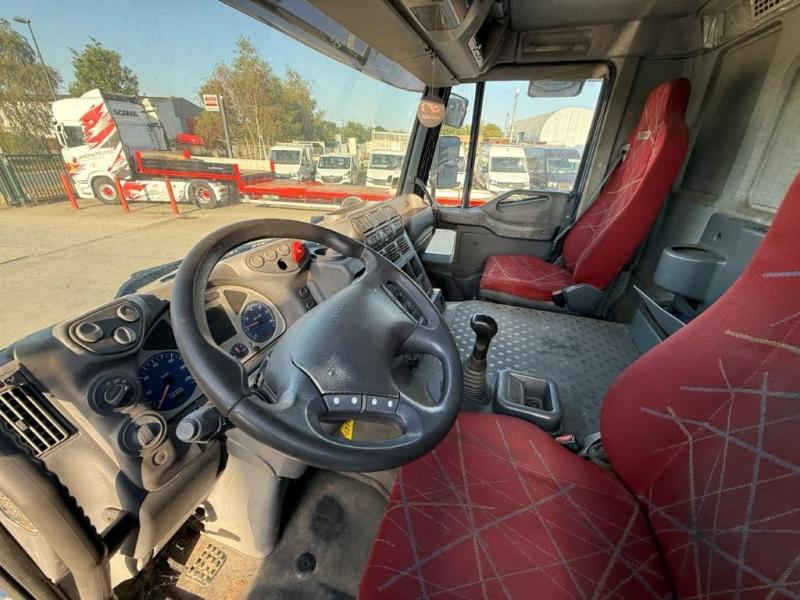 Iveco Stralis 270 - Photo 12