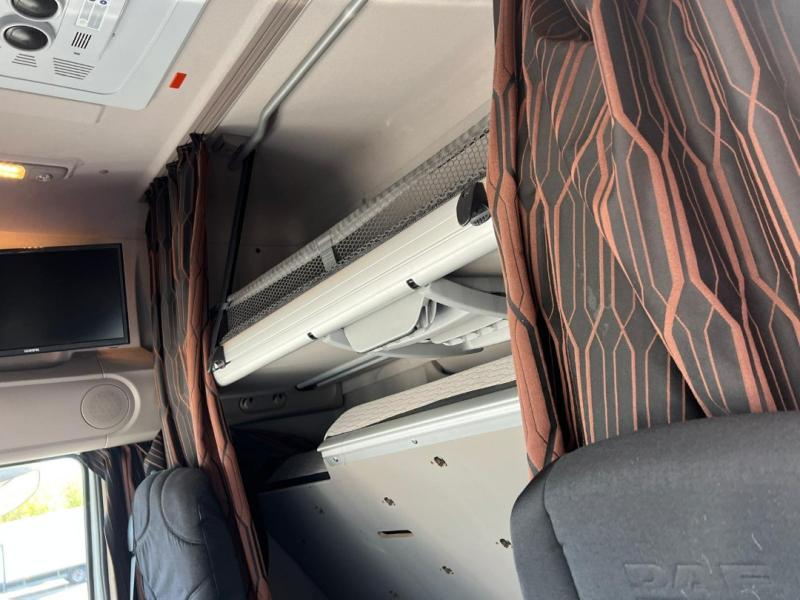 DAF XF105  - Photo 11